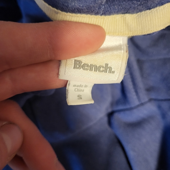 Bench hoody - size small - Picture 3 of 3